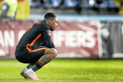 Van Gaal legt zijn keuze voor Cillessen en Bergwijn uit: 'Donyell vulde dat niet goed in'