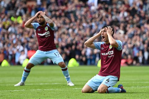 Dit zijn Premier League-beslissingen naast titelstrijd: Burnley degradeert, Manchester United gaat Europa League in