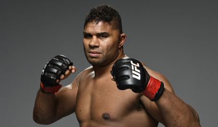 Alistair Overeem bevestigt: legendarische vechter officieel met pensioen en de politiek in