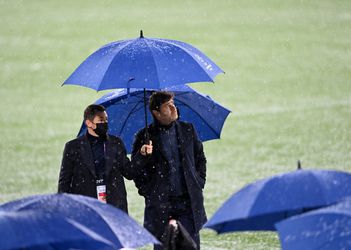 📸 | Prachtige beelden uit Manchester: regen komt met bakken uit de lucht voor kraker City-PSG