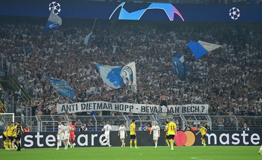 📸 | Personeel Kopenhagen test scorebord voor pot met Bayern München en heeft er weinig hoop in