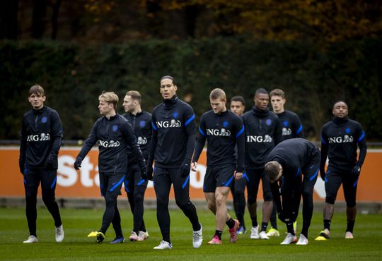 Louis van Gaal belooft verrassingen in opstellingen tegen Denemarken en Duitsland