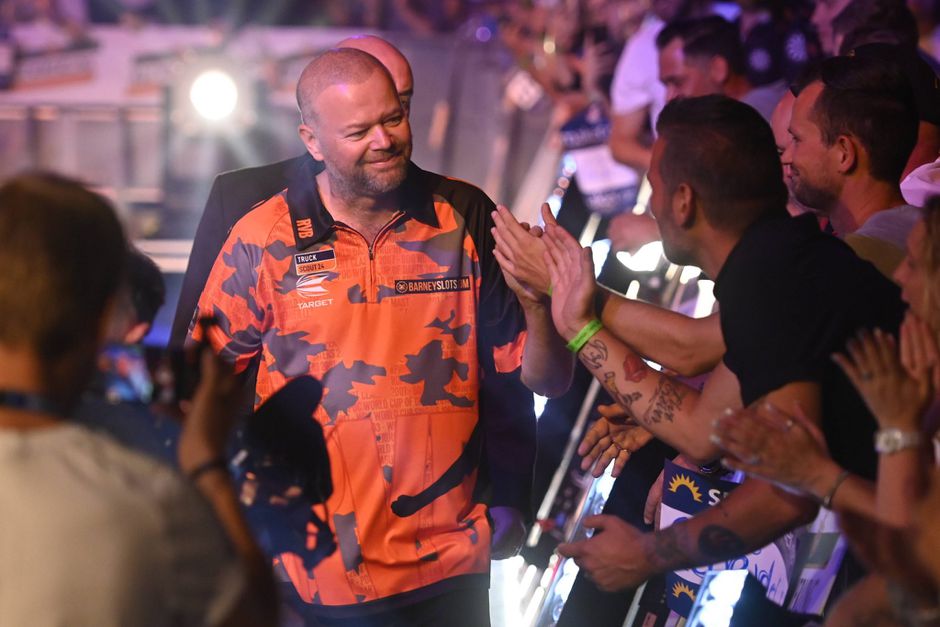 Van Barneveld in de finale van kwalificatietoernooi voor Euro Tour 11 uitgeschakeld