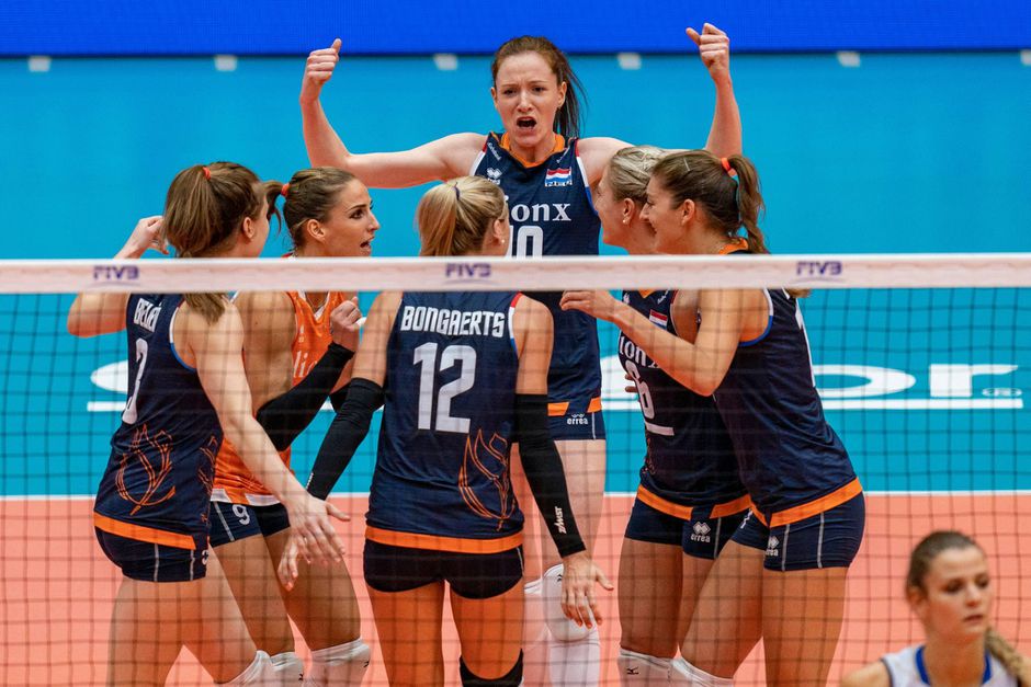 WOW! Volleybalsters stunten met winst op Brazilië bij World Cup