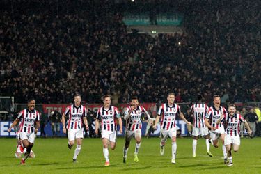 Willem II-fan met glazen bol tatoeëert winst KNVB Beker mét datum alvast op zijn rug (foto)