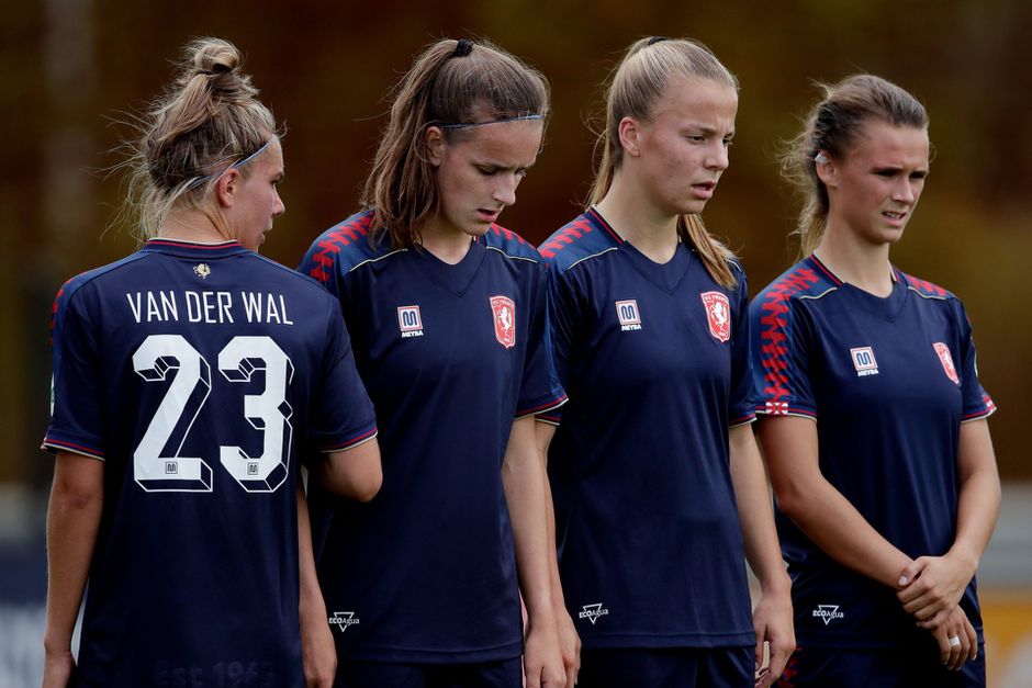 Voetbalsters woedend na stopzetten Eredivisie: 'Mannen wel en vrouwen niet?'