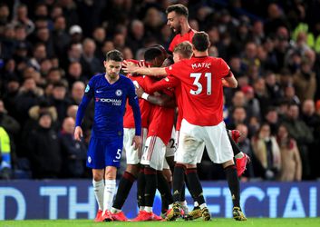 🎥 | VAR helpt ManU aan zege bij Chelsea na prachtig gevecht