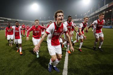 Aanvoerder Jong Ajax tekent voor 4 jaar bij AZ