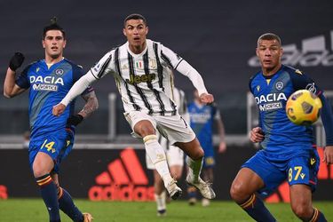 🎥 | Cristiano Ronaldo zorgt met deze goal tegen Udinese voor BIZARRE statistiek