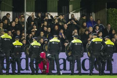 Supporters FC Oss 'not amused' over politie-optreden tijdens Achilles-uit