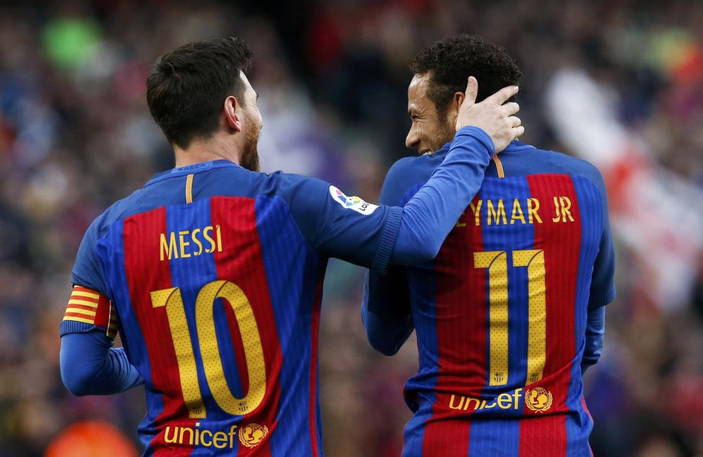 Messi en Neymar stelen de show bij Barcelona (video's)