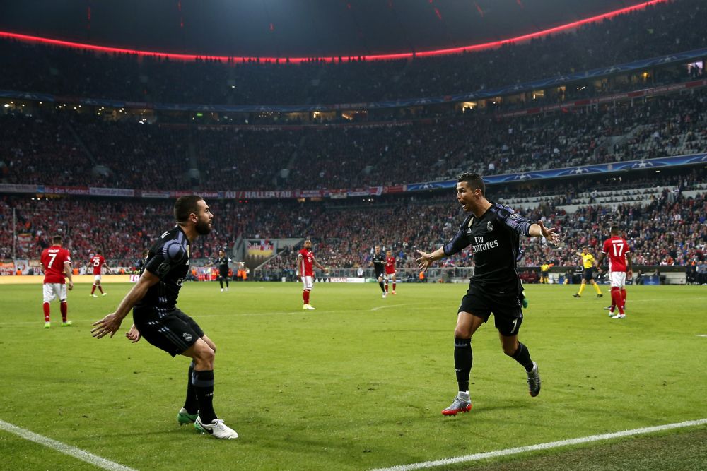 Ronaldo schiet Real met 2 goals langs Bayern