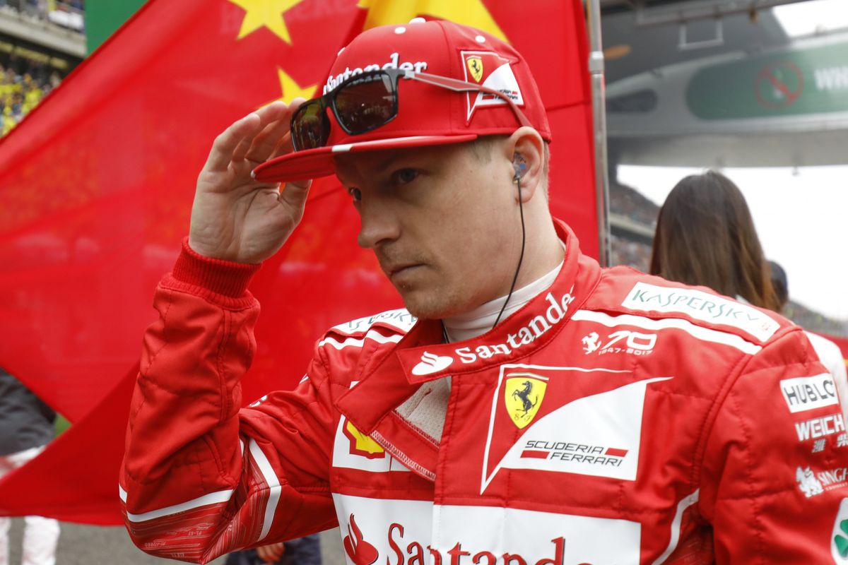 Ferrari niet blij met prestaties Räikkönen: 'Vettel rijdt veel agressiever'