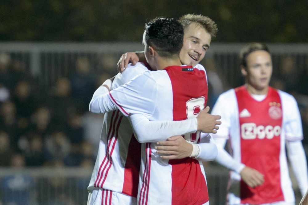 Talenten krijgen de kans bij Ajax op bezoek bij Kozakken Boys