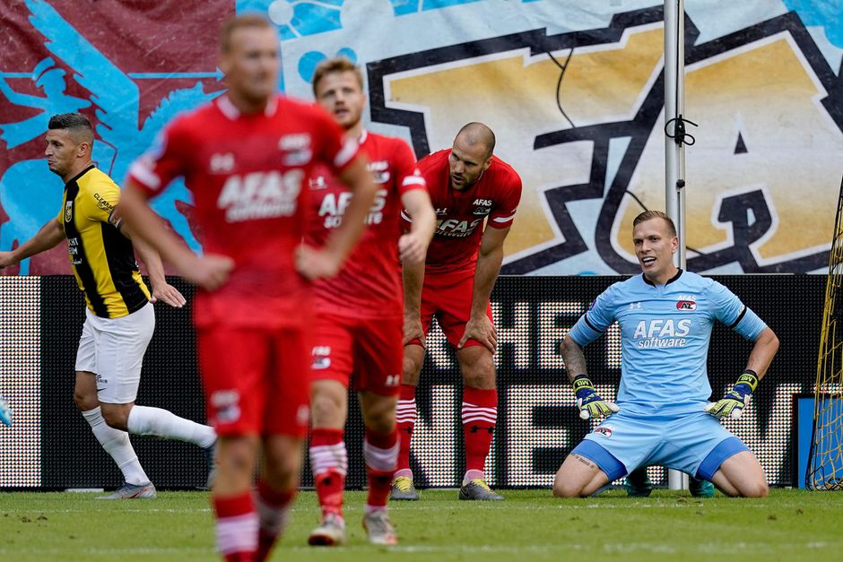 'Dubbele' penalty in blessuretijd levert Vitesse de volle buit op in subtopper tegen AZ