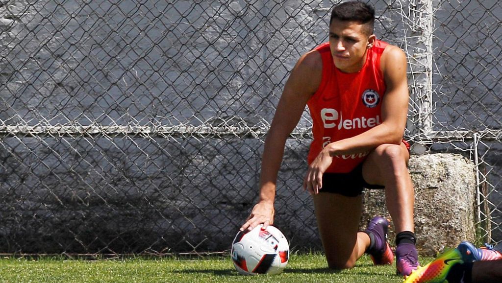 Alexis Sanchez loopt blessure op bij training Chili