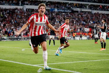 PSV houdt vertrouwen in geblesseerde Sam Lammers en wil verlengen