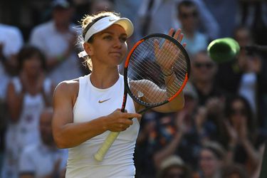 Halep neemt Roland Garros-vorm mee naar Wimbledon en wint makkelijk eerste partij