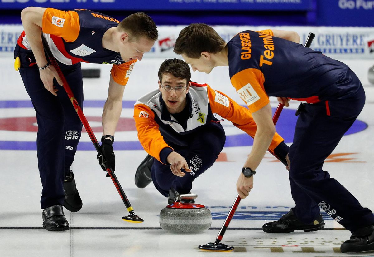 Curlingbondscoach gokt op halve finales bij EK in Tallinn