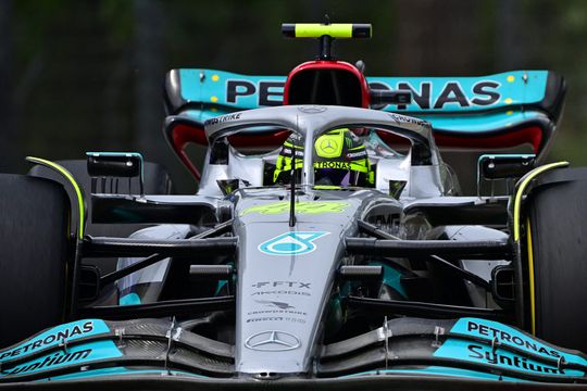 Wanhopige Lewis Hamilton geeft nu al op: 'Ik doe niet meer mee voor de wereldtitel'