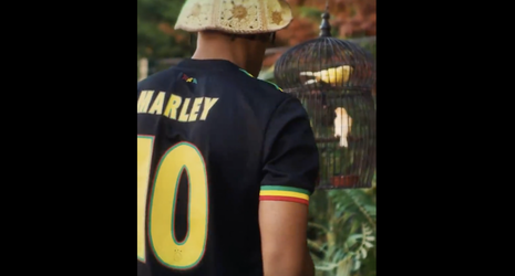 🦜🦜🦜 Ajax presenteert lang verwacht Bob Marley-tenue
