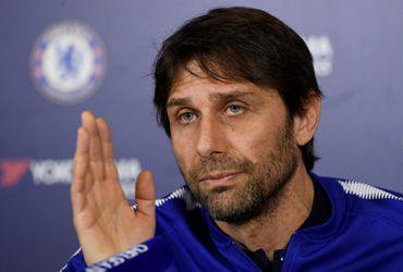 Chelsea-trainer Conte wil niets weten van geruchten over naderend ontslag: 'Ik blijf!'