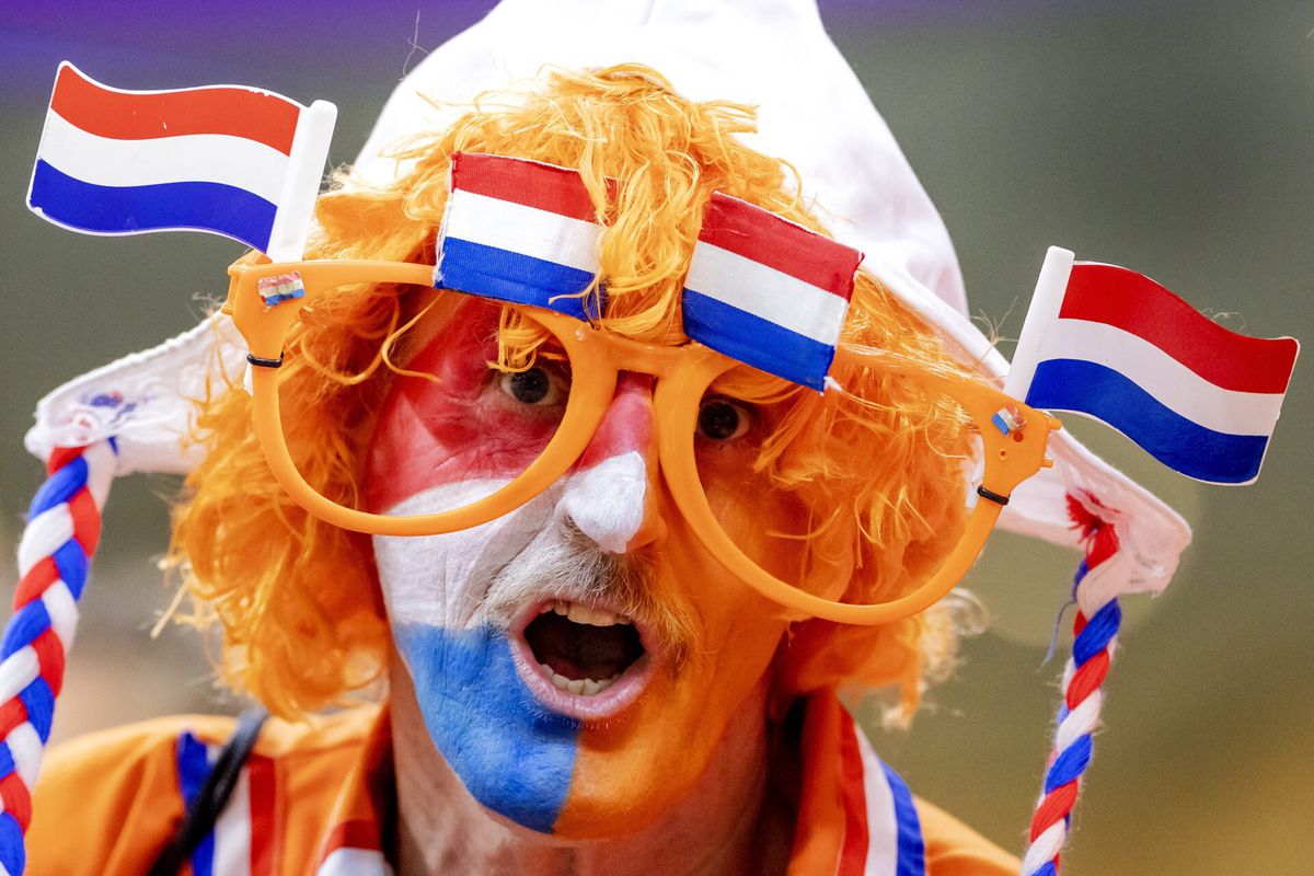 #NEDQAT | Twitterend Nederland over traag Oranje: 'Inspiratieloze bejaarden, drogend verf is spannender'