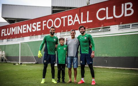 Liverpool-keeper Alisson Becker mag niet naar uitvaart van zijn vader