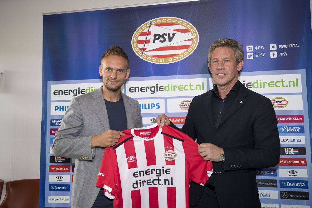 Kind van Ajax Siem de Jong (27) gepresenteerd bij PSV