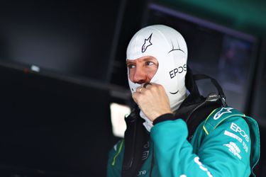 Sebastian Vettel rijdt in Australië pas 1e F1-race van seizoen: 'Voelt als te laat komen op school'