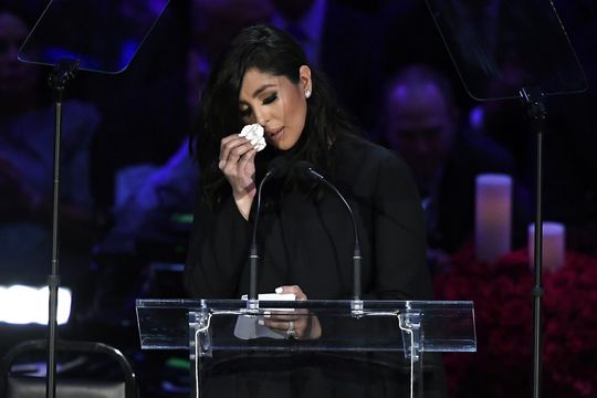Vanessa Bryant is boos op Meek Mill na onhandige rap over helikoptercrash Kobe