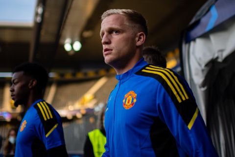 Van de Beek samen met Ronaldo in de basis bij Manchester United tegen Young Boys