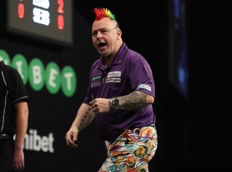 Wright wint German Darts Masters na slachtpartij tegen Taylor