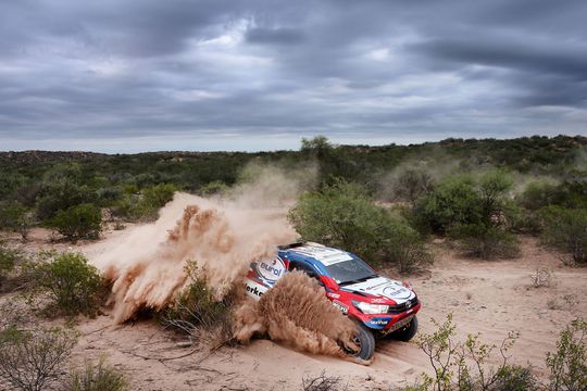 Opsteker Erik van Loon met finish Dakar Rally in zicht