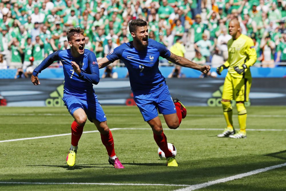 Frankrijk via bevliegingen Griezmann langs dappere Ieren naar kwartfinale