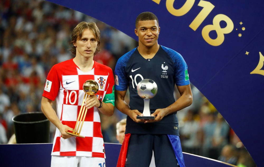 Modric wordt beloond voor sterk WK en wint Gouden Bal, Mbappé beste talent