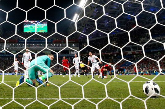 Blunder van De Gea levert Ronaldo zijn 2e goal op tegen Spanje (video)