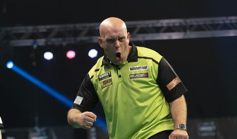 🎥 | Van Gerwen verslaat Wade en zet Aspinall en Van den Bergh onder druk