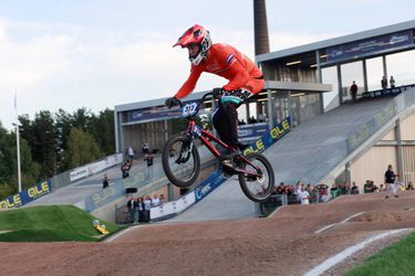 Nederlandse BMX'ers Kimmann en Smulders winnen hun wereldbekerwedstrijden