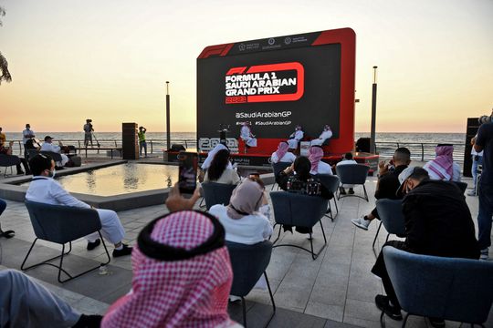 📸 | F1-circuit in Saudi-Arabië lijkt maand voor de race meer op een bouwplaats
