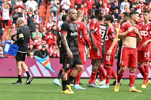 Antwerp knikkert Nainggolan uit selectie na roken van e-sigaret in dug-out