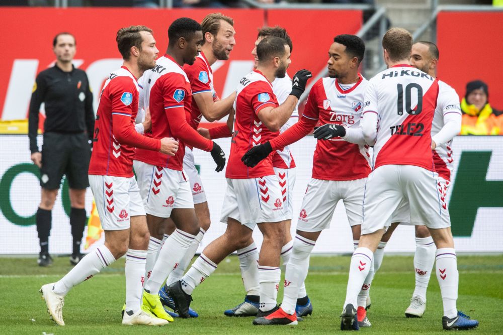 FC Utrecht slacht 'Superboeren', Vitesse simpel langs Willem II
