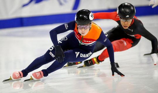 Nederlandse shorttrackers grijpen meteen veel medailles tijdens eerste wereldbeker