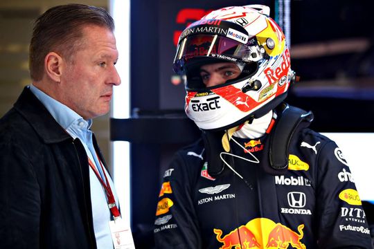 🎥 | Jos Verstappen over toestand Max na crash op Silverstone: 'Hij is oké, de straf niet'