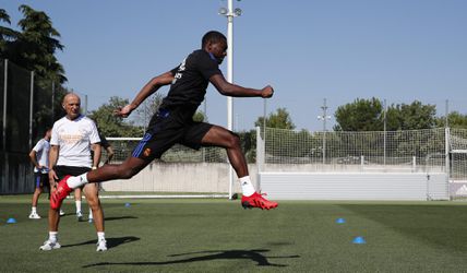 Hoezo free transfer?! David Alaba kost Real Madrid dik 130 miljoen euro