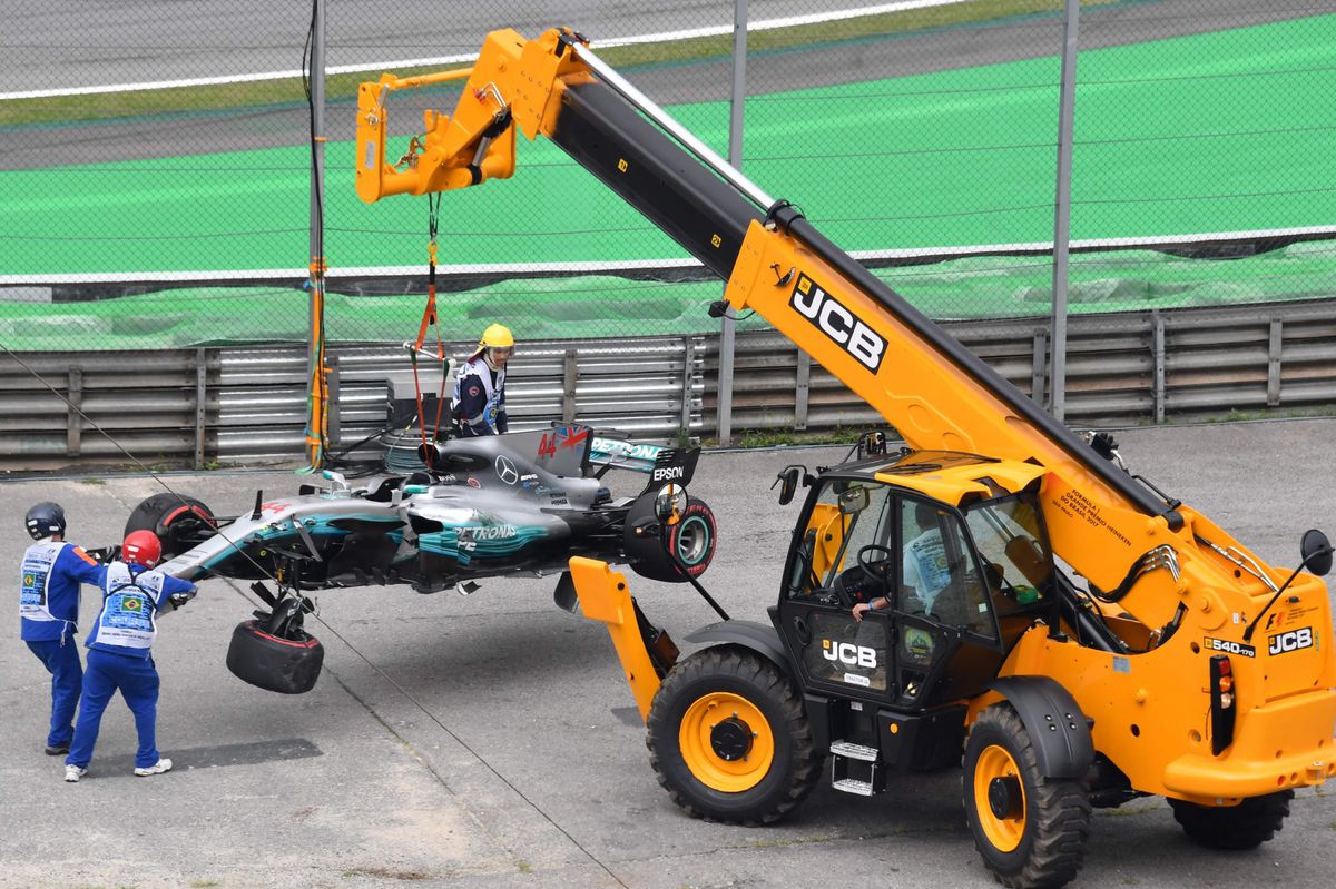 'Wereldkampioen Lewis Hamilton moet in Brazilië starten vanuit de pits'