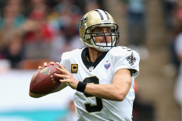 Quarterback New Orleans gooide al 65 kilometer en verbreekt legendarisch passrecord