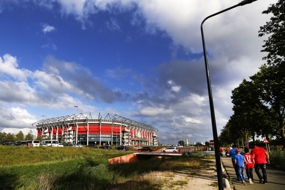 EHBO'ers FC Twente redden na wedstrijd het leven van een vrouw