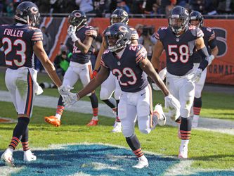 Wat een touchdown van Tarik Cohen (video)