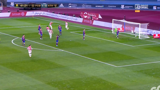 🎥 | WAT GEBEURT HIER? Barça geeft voorsprong binnen 2 minuten weg in finale